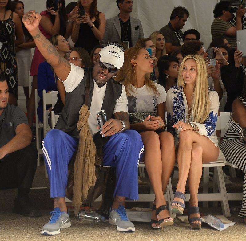 Illustration for article titled Dennis Rodman Had Himself A Good Time At This Fashion Show